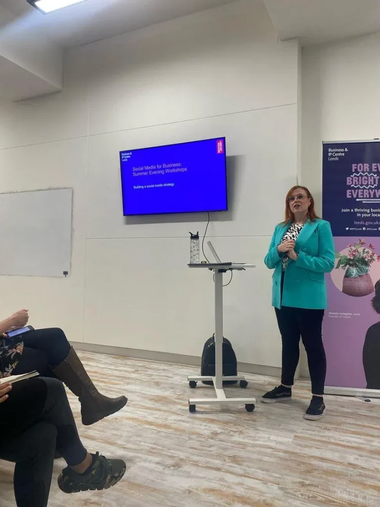 Becky delivering a marketin workshop